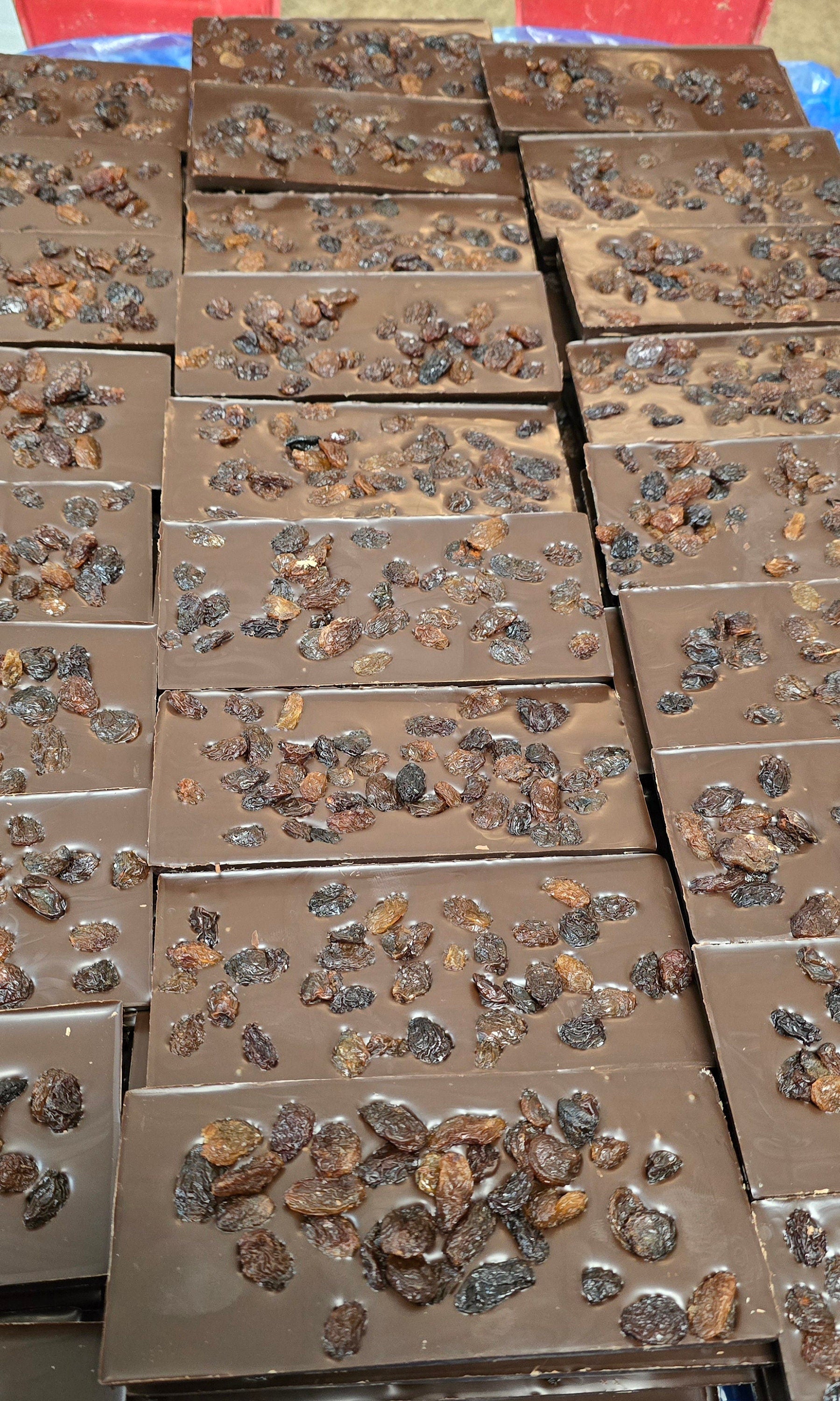 Handmade Rum & Raisin Dark Chocolate Bar 100g.