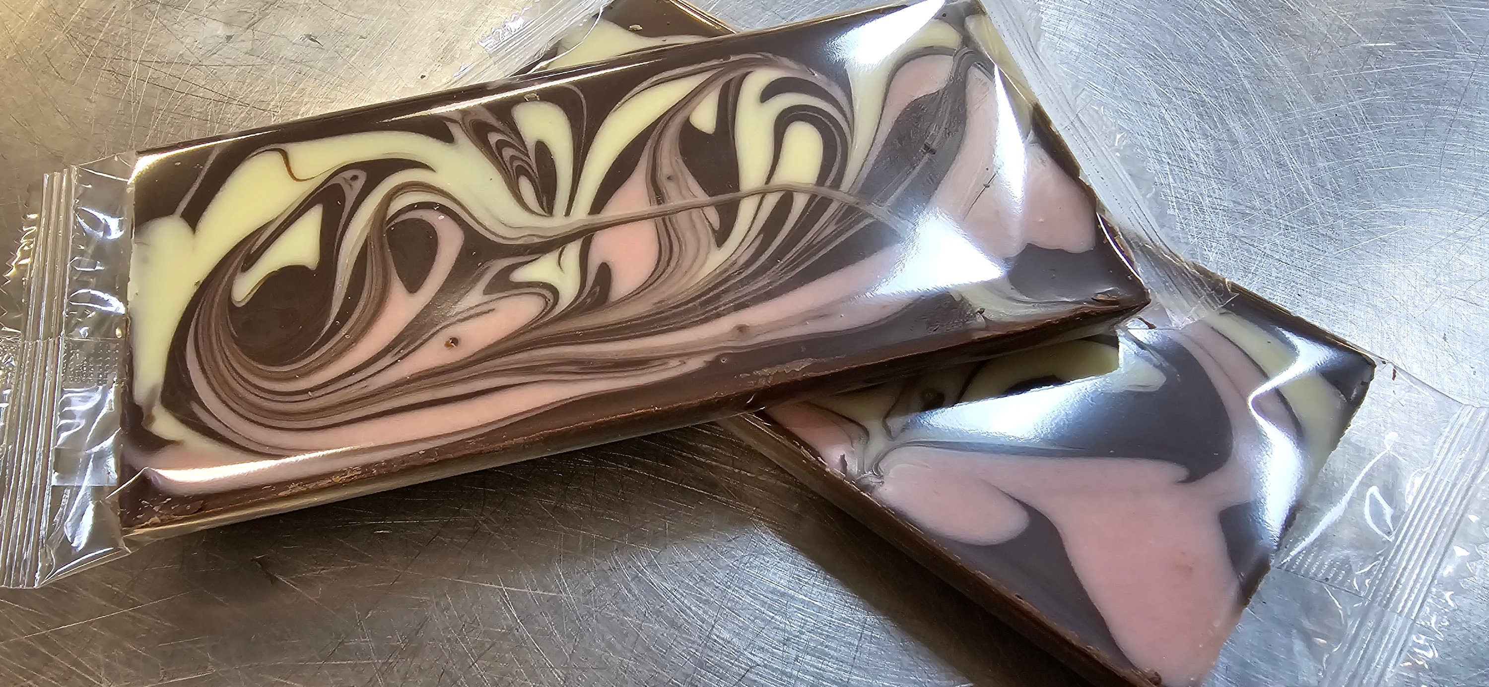 Milk Chocolate Bar with White Chocolate & Strawberry Swirls – Artisan Handmade